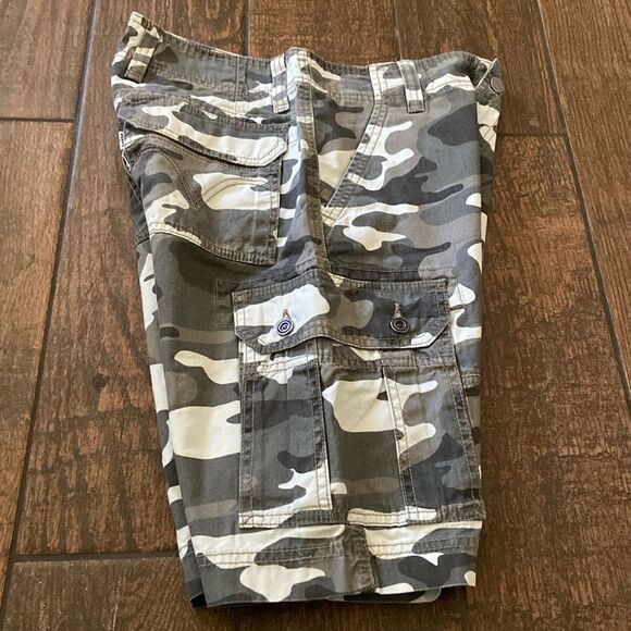 Levi's Other - Levi's Gray and White Cargo Shorts Men’s Size 29 💯 Cotton New No Tag